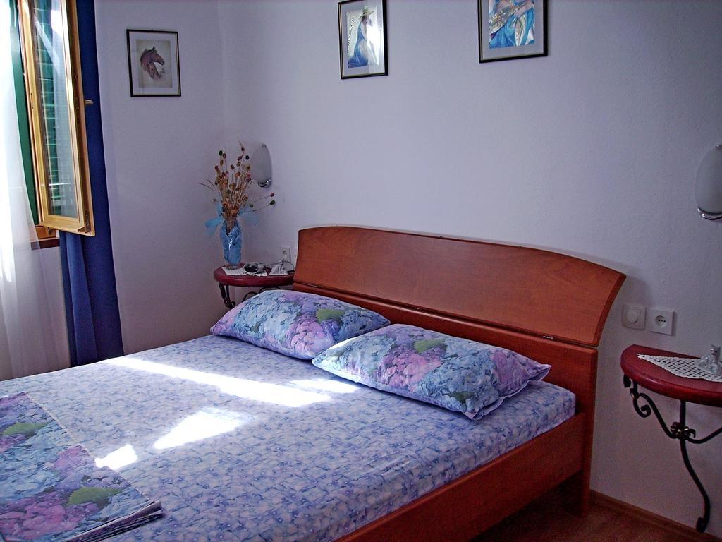 Apartments Marija Postira Exterior foto