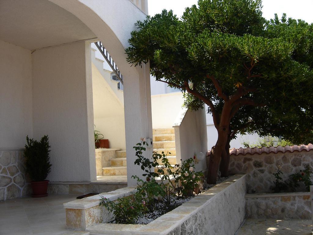 Apartments Marija Postira Exterior foto